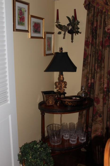 Oval Side Table, Lamp, Glassware, Artwork and more.
