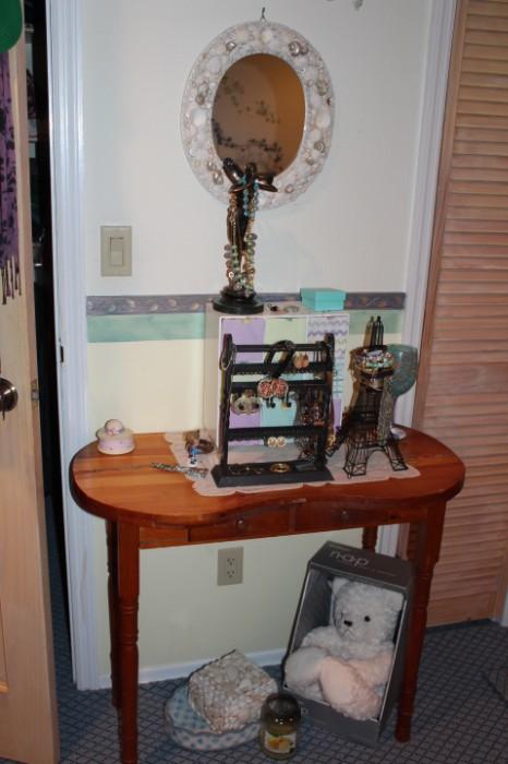 Small Vanity Table