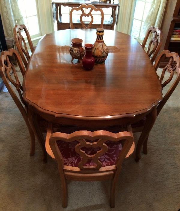 Nice Dining table w/six chairs (Thomasville)