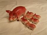 Ceramic Mama Pig and her 6 Piglets......TOO CUTE!!!!