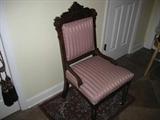 ANTIQUE CHAIR