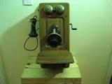 ANTIQUE TELEPHONE WITH ALL THE INSIDES