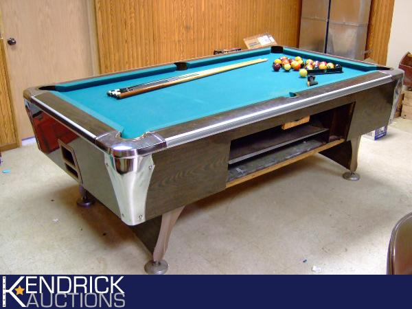 Vintage 8' Bar Pool Table
