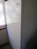 UPRIGHT FREEZER