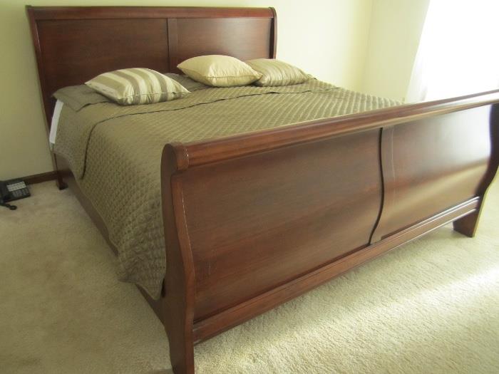 KING SIZE SLEIGH BED