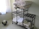 LINENS AND STAND
