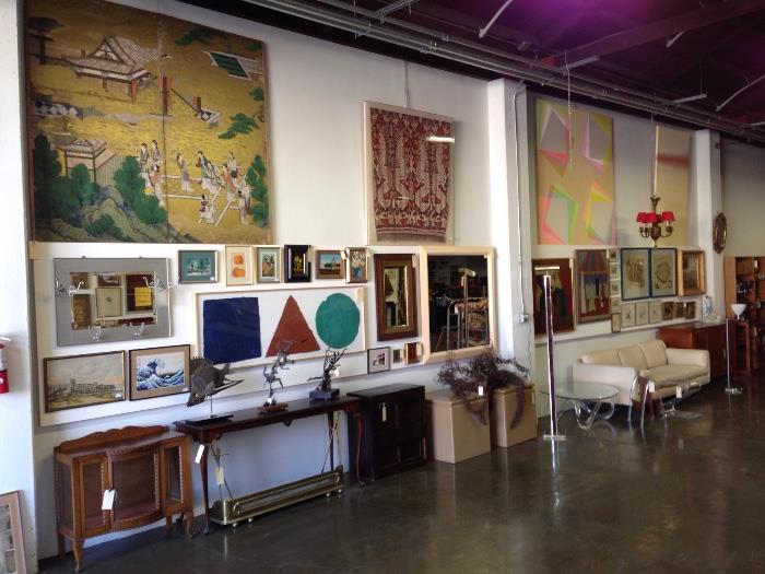 There are only 100 photos on estatesales.net. Copy and past the following link to see over 600 photos of the sale: https://plus.google.com/photos/110551856173244437659/albums/6073918145203279665