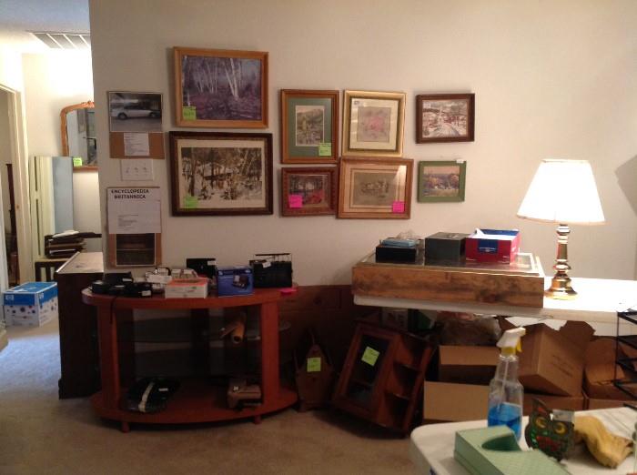 Painting, prints, lithographs, TV standLamps