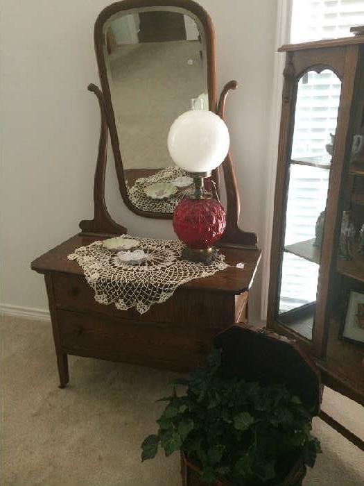      Antique dresser & "Gone with the Wind" lamp