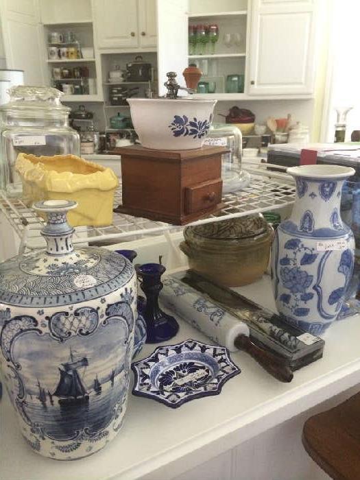 Many consigned blue & white items including Delft