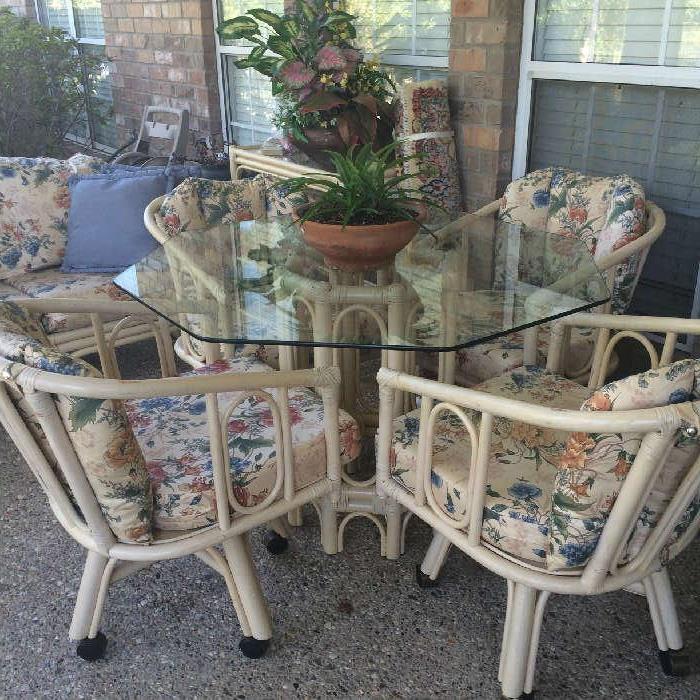 Glass top patio table & 4 chairs has matching settee and side table