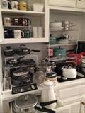                Large selection of kitchen items