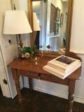                    One drawer entry table