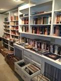 Over 500 books (many medical, Civil War & other military); large selection of records