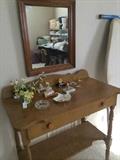                  One-drawer antique table