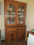 Lovely Oak hutch