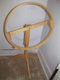 Round quilting frame