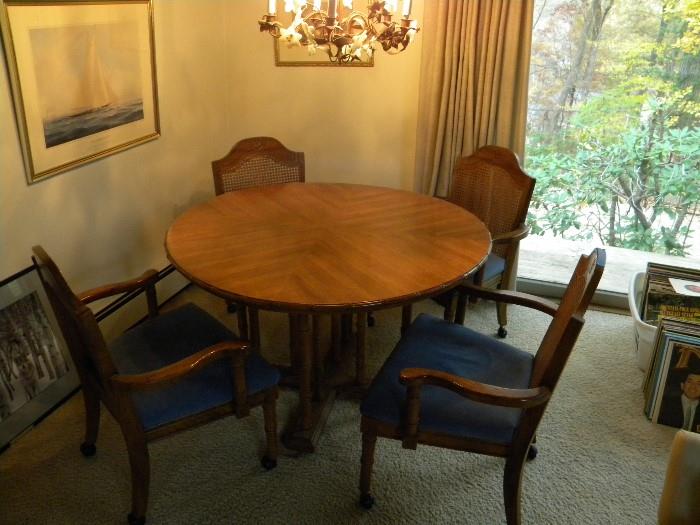 Pristine game table with 4 chairs.