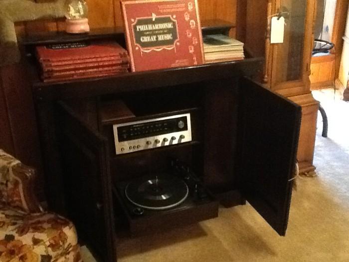 Magnavox stereo/radio in pine cabinet