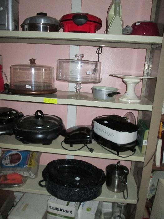 A few kitchen appliances still left