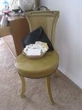 VINTAGE BOUDOIR CHAIR