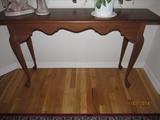 QUEEN ANNE ENTRY/SOFA TABLE