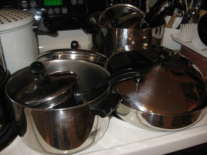 12 piece Farberware pan set