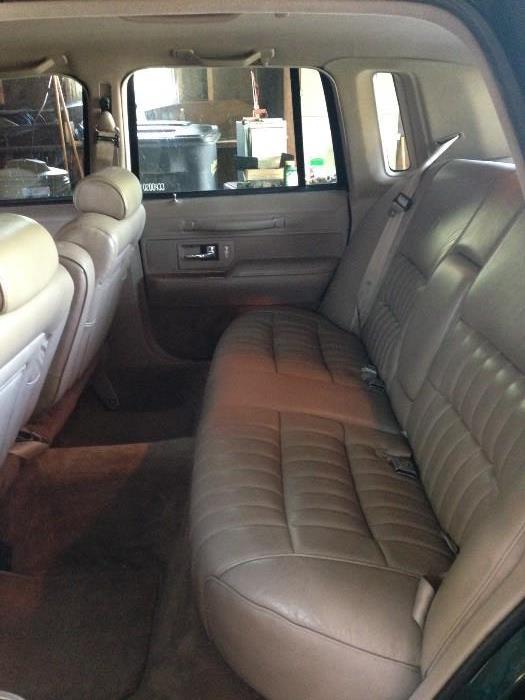 1993 LINCOLN TOWN CAR BACK SEAT