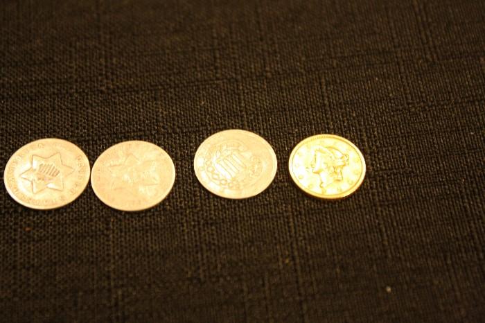 1 DOLLAR GOLD COIN 'O' LIBERTY AND 3 1853 - 56 3 CENT PIECES  / COINS