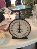 Antique Kitchen Weighing Scale