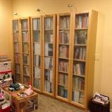 More than 800 Personal Development, Self Improvement, Marketing, Business and Reference Books.