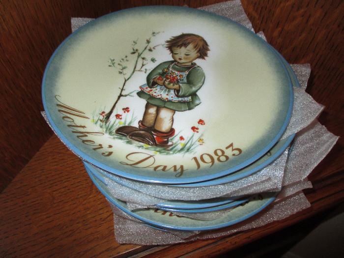 Vintage Mother's Day Plates 