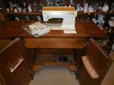 Singer Futura Sewing Machine