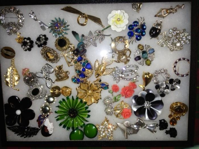 Large Jewelry Collection from the 20s, 30s, and 40s