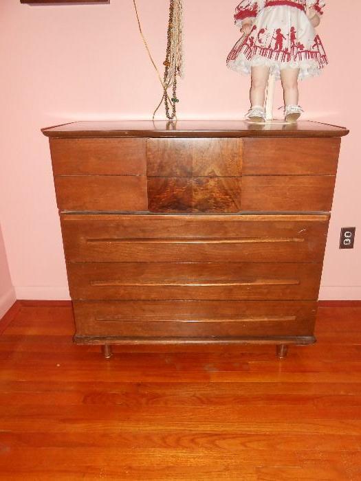 Mid Century Modern chest of drawers