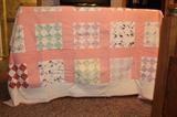 Hand-pieced antique Quilt in excellent condition