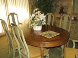 Dining Table (3 leaves) and great chairs (6)