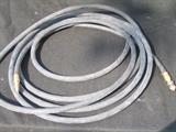 25 ft x 3/8 air hose with tire nozel attachment