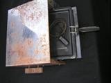 Broiler oven continuous cleaning