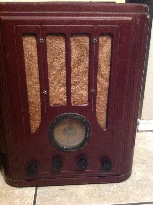 1934 RCA Victor radio Model 118 Tombstone