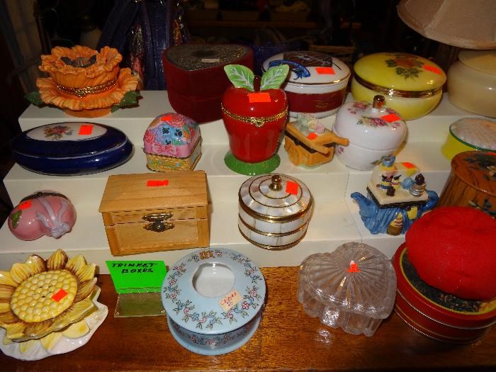 vintage jewelry containers or boxes