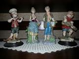 FIGURINES