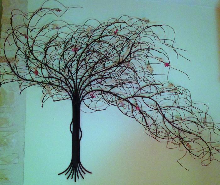 large wire sculpture "windswept"