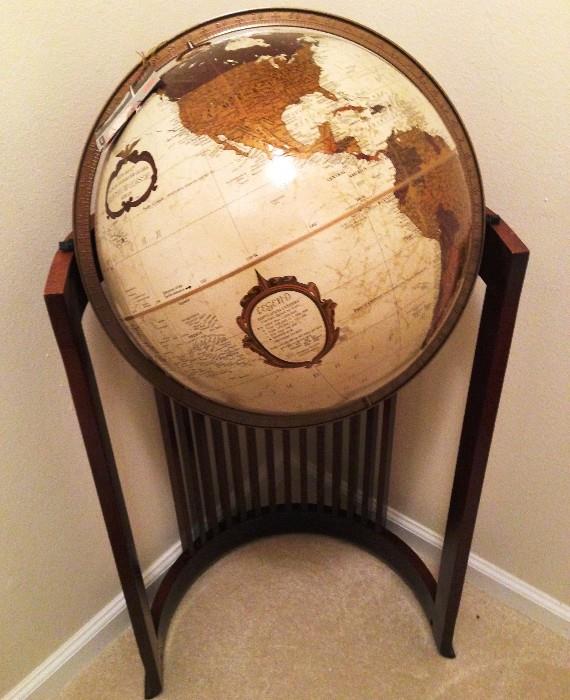 Frank Lylod Wright barrel chair globe