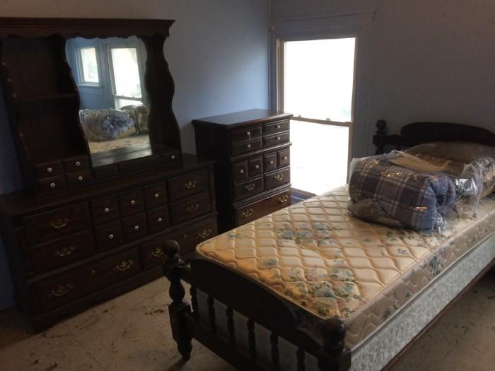 Great vintage cannon ball bedroom set - Mid Century marvelous!  Looks great in this dark stain - nice knobs on the dresser.
