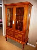 VINTGAGE ITALIAN MARQUTRY DISPLAY CABINET
