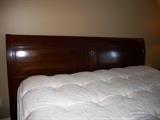 HENREDON MAHOGANY KING SLEIGH BED