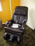 HUMAN TOUCH MASSAGE CHAIR, #HT7120