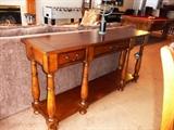 COUNTRY-STYLE CONSOLE TABLE BY COAST-TO-COAST
