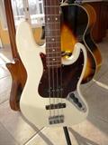 FENDER JAZZ BASS GUITAR